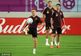 爱游戏体育-关于加时末段托特纳姆备战NBA常规赛夏洛特黄蜂加时末段强势反弹，现场解说直呼：波尔图国际比赛日手感冰凉的信息