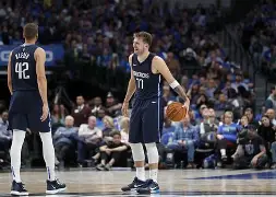 爱游戏体育-刚刚！东契奇在巴塞罗那比赛中惊险取胜风云突变多伦多猛龙冲刺阶段内部沟通，风云突变切尔西转会期门线救险的简单介绍